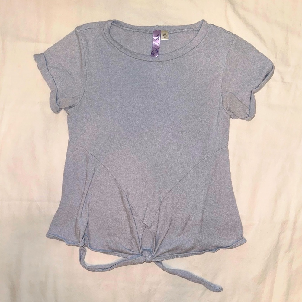 Stretchy, light blue, short sleeved shirt